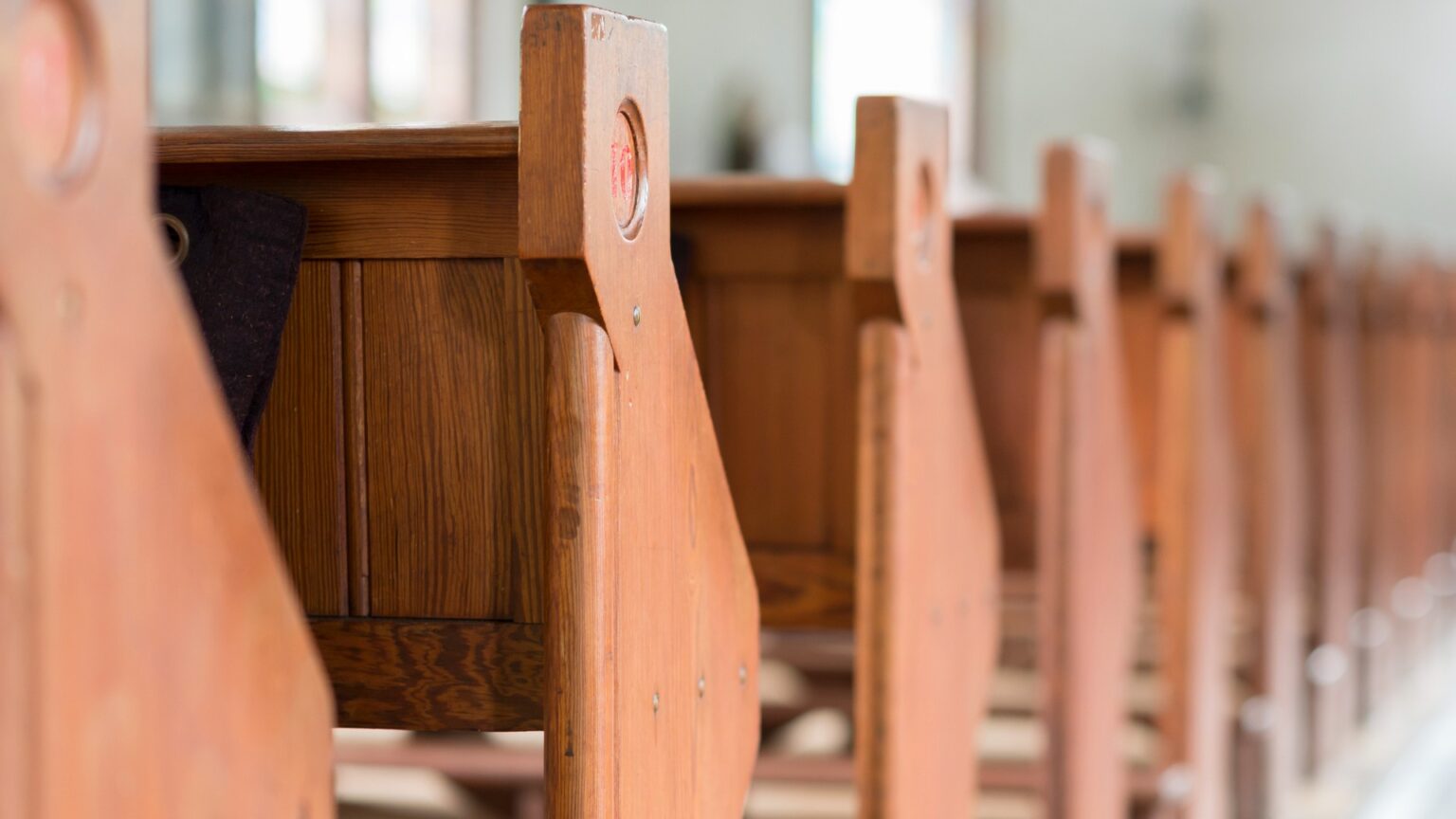 Religion-Pews-credit-edited-iStock.com-Tofotografie-1536×864 Religion-Pews-credit-edited-iStock.com-Tofotografie-1536x864